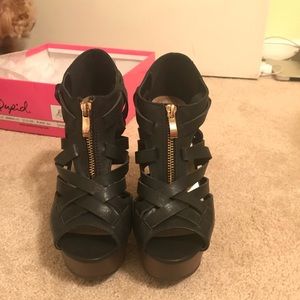 Black Wedges with Wooden Heel